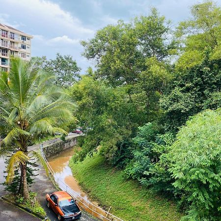 Batu Ferringhi Bayu Emas Apartment 外观 照片