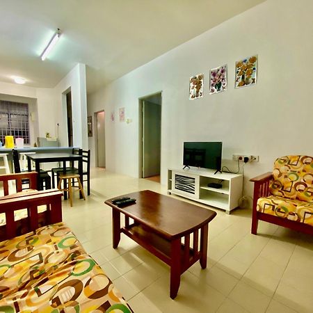 Batu Ferringhi Bayu Emas Apartment 外观 照片