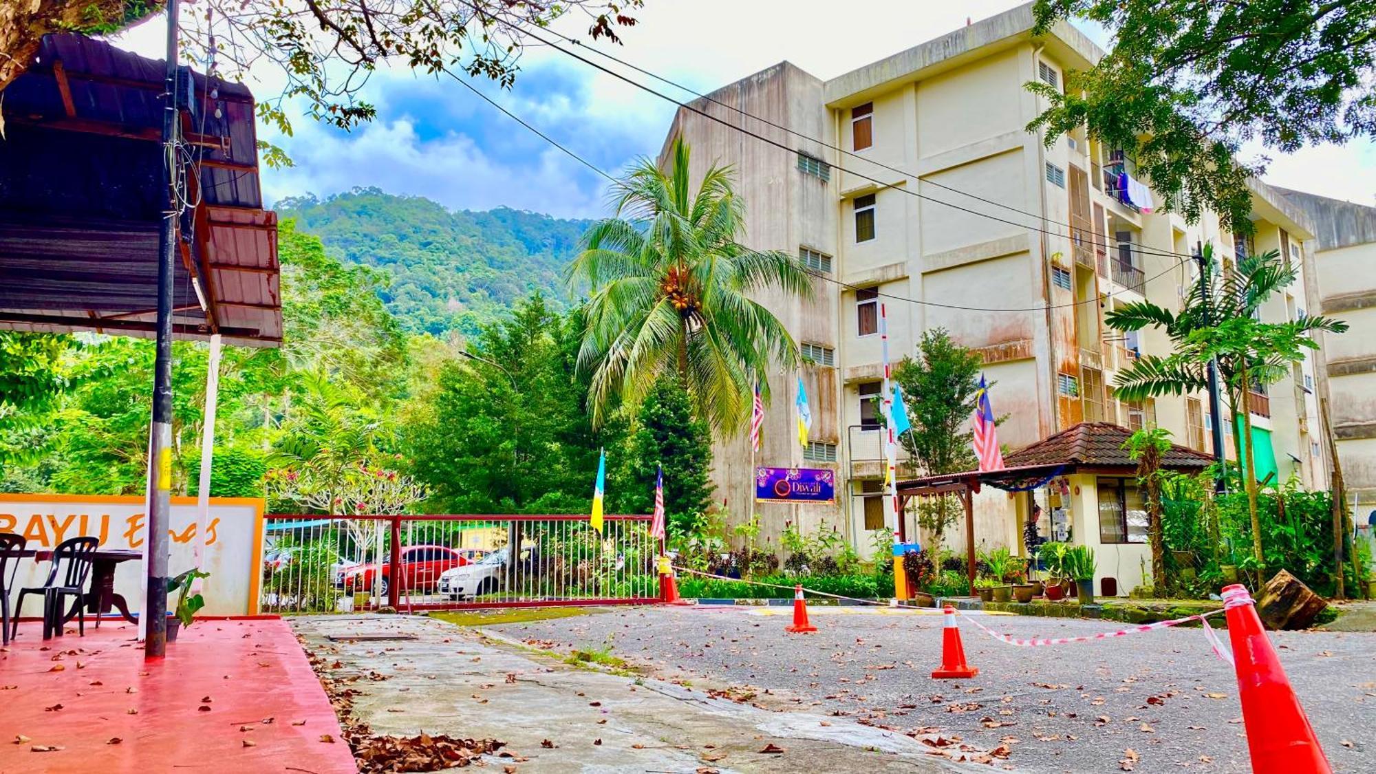 Batu Ferringhi Bayu Emas Apartment 外观 照片